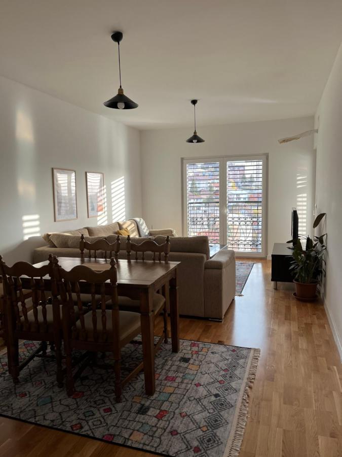 Central Luxury Apartment 普里什蒂纳 外观 照片