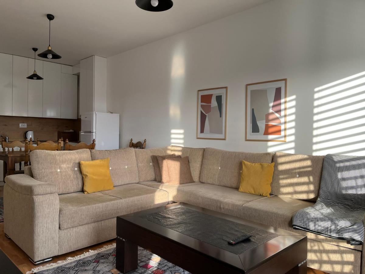 Central Luxury Apartment 普里什蒂纳 外观 照片