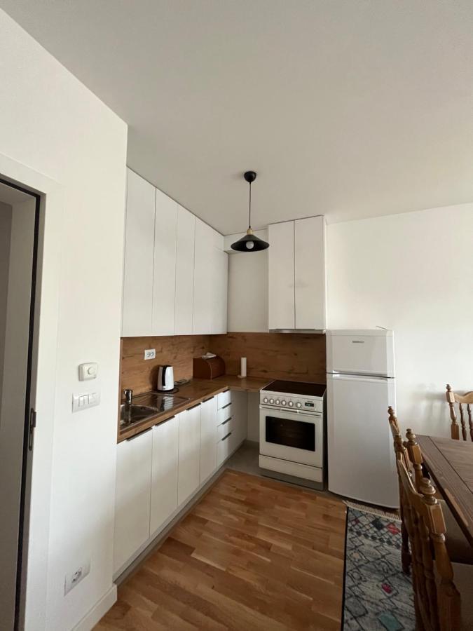 Central Luxury Apartment 普里什蒂纳 外观 照片