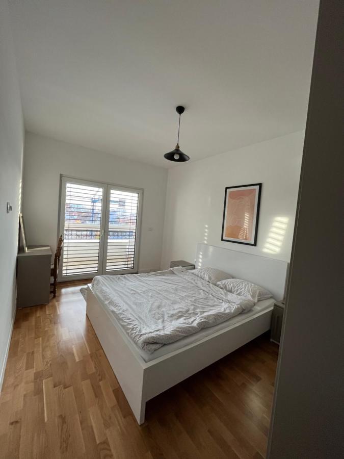 Central Luxury Apartment 普里什蒂纳 外观 照片