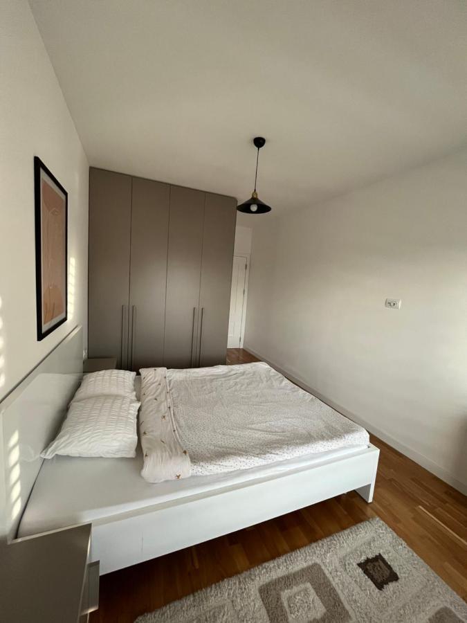 Central Luxury Apartment 普里什蒂纳 外观 照片